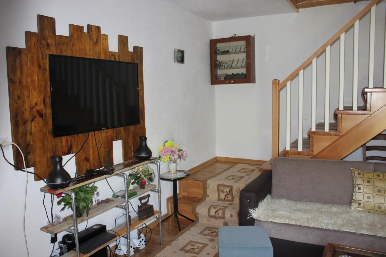 Guest House Sabriu Rabdisht Bagian luar foto